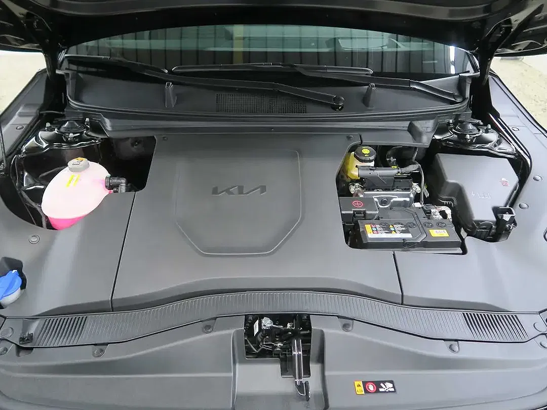 Kia EV4 - Thumbnail 6