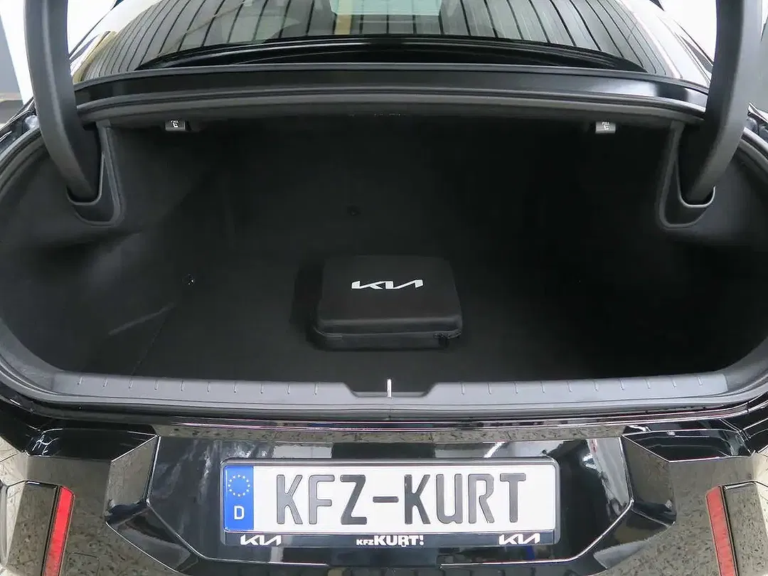 Kia EV4 - Thumbnail 7