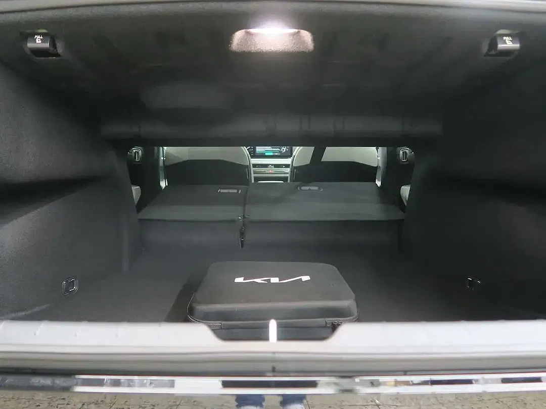 Kia EV4 - Thumbnail 8