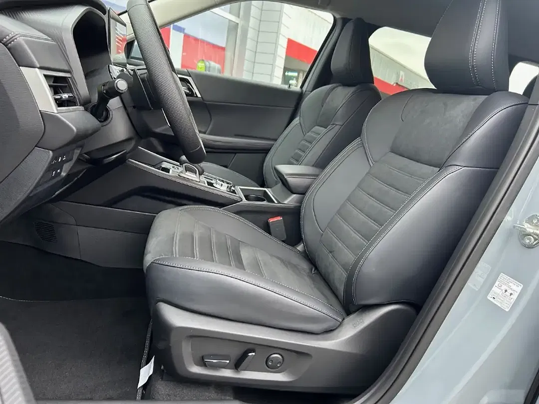 Mitsubishi Outlander - Thumbnail 7