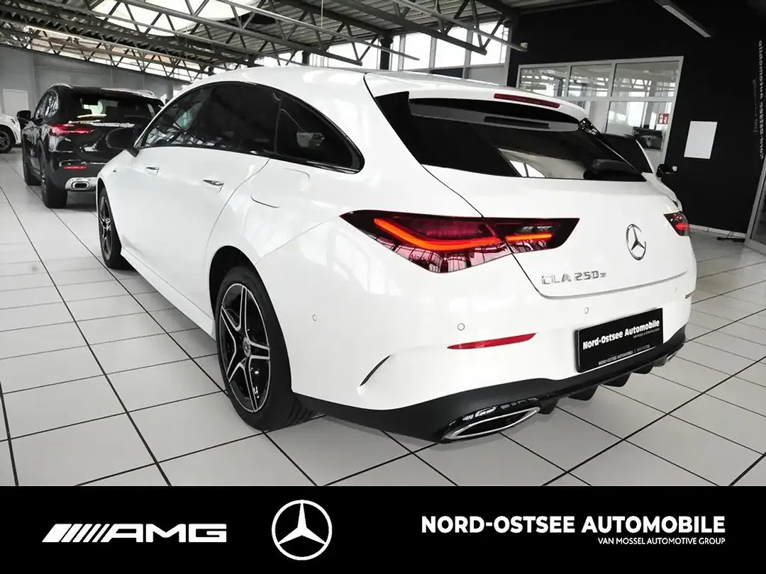 Mercedes-Benz CLA 250 - Thumbnail 4