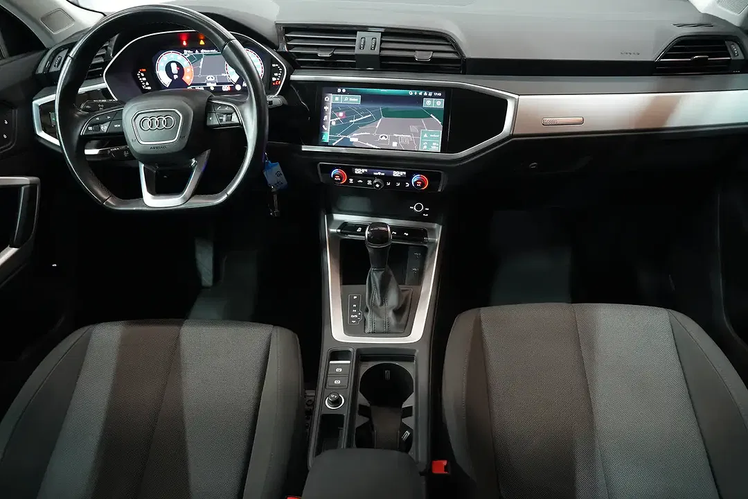 Audi Q3 - Thumbnail 3