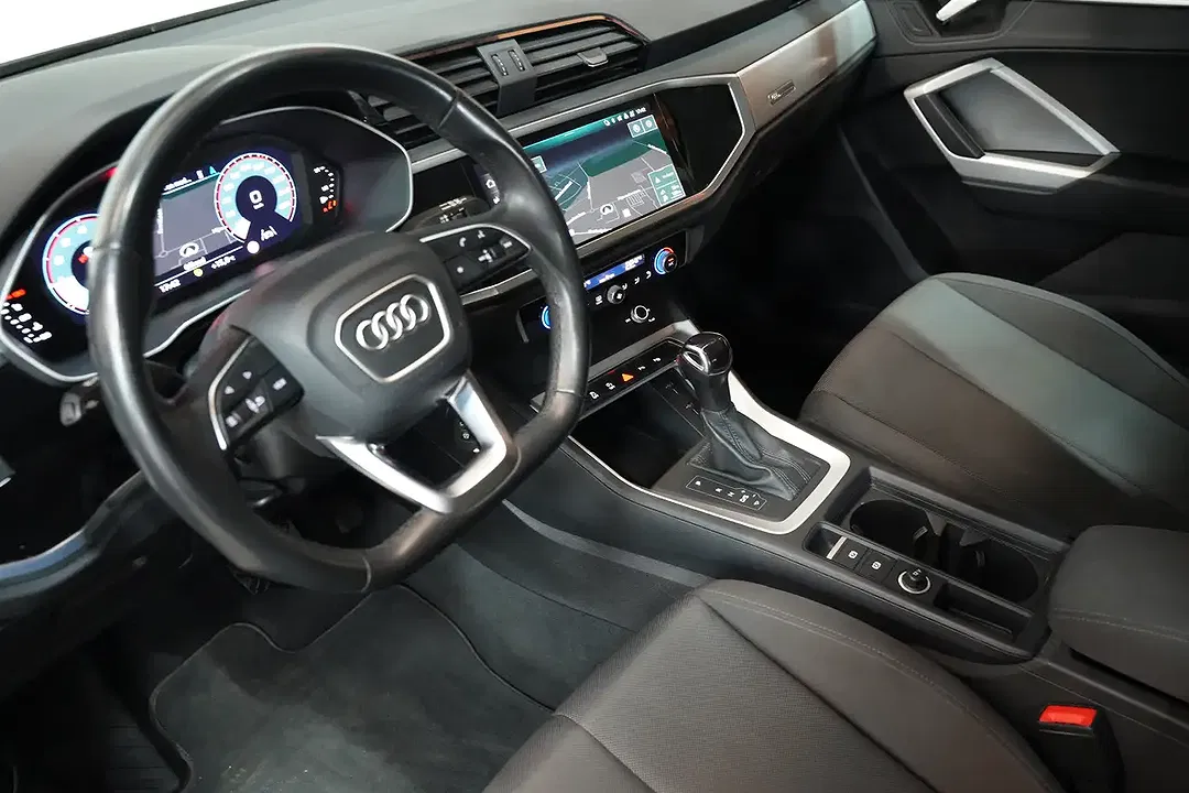 Audi Q3 - Thumbnail 6