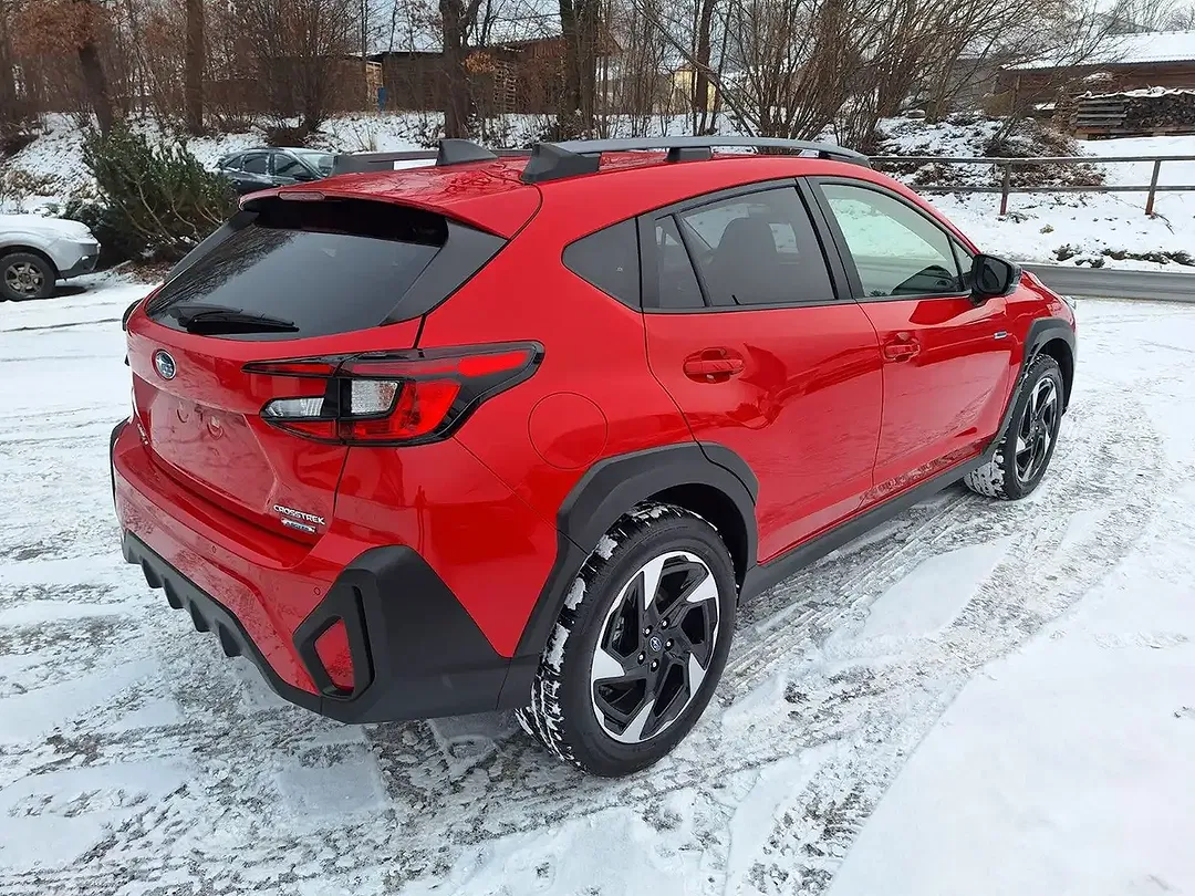 Subaru Crosstrek - Thumbnail 2