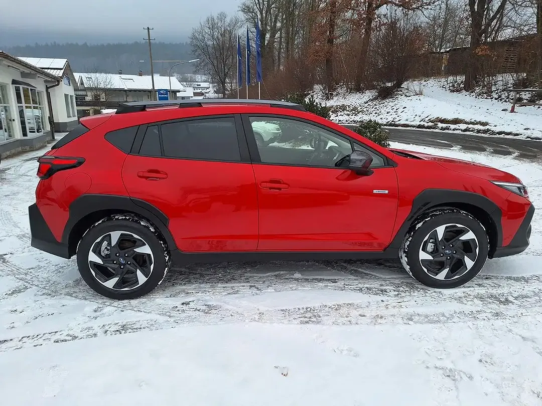 Subaru Crosstrek - Thumbnail 3