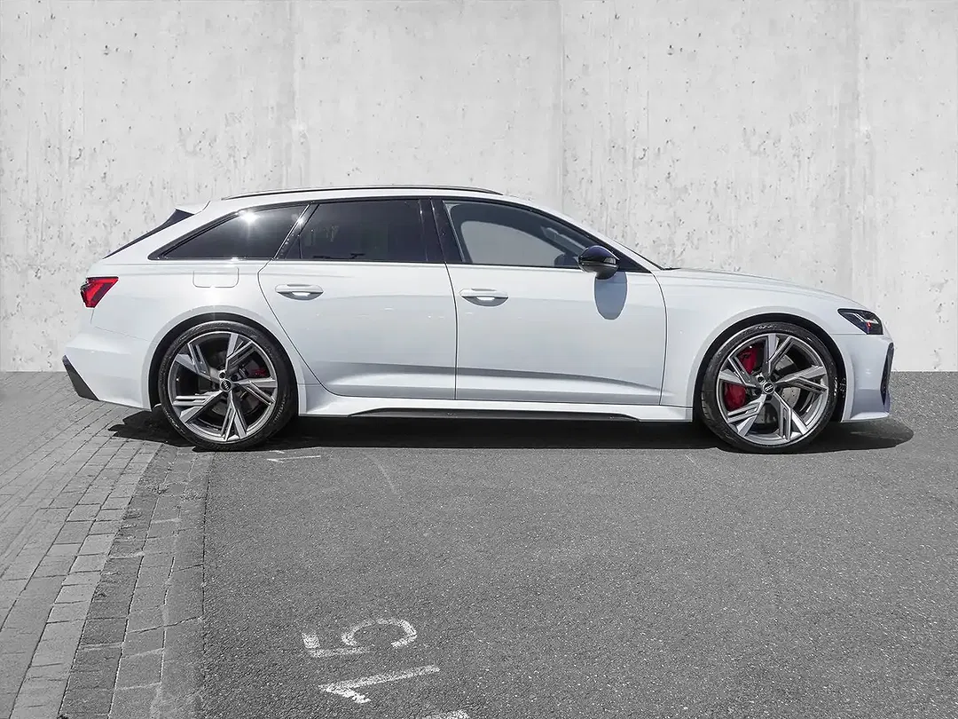 Audi RS6 - Thumbnail 4