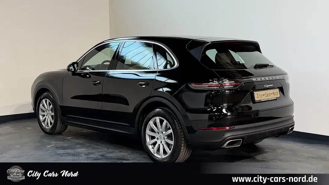 Porsche Cayenne - Thumbnail 3