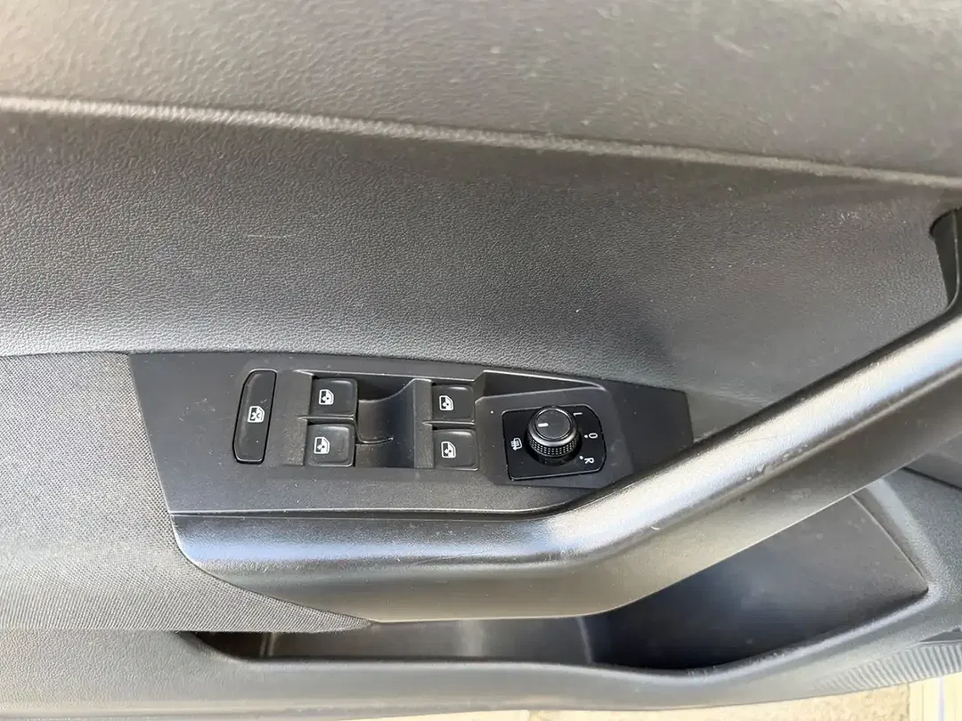 Volkswagen Polo - Thumbnail 8