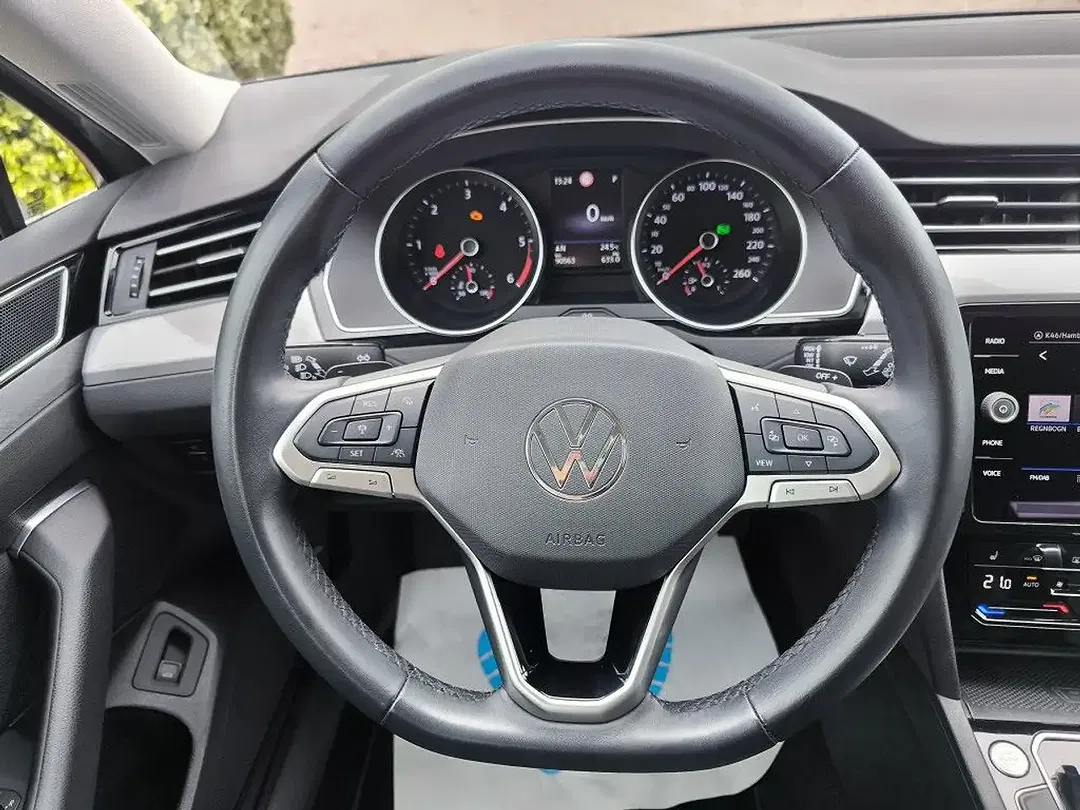 Volkswagen Passat Variant - Thumbnail 10