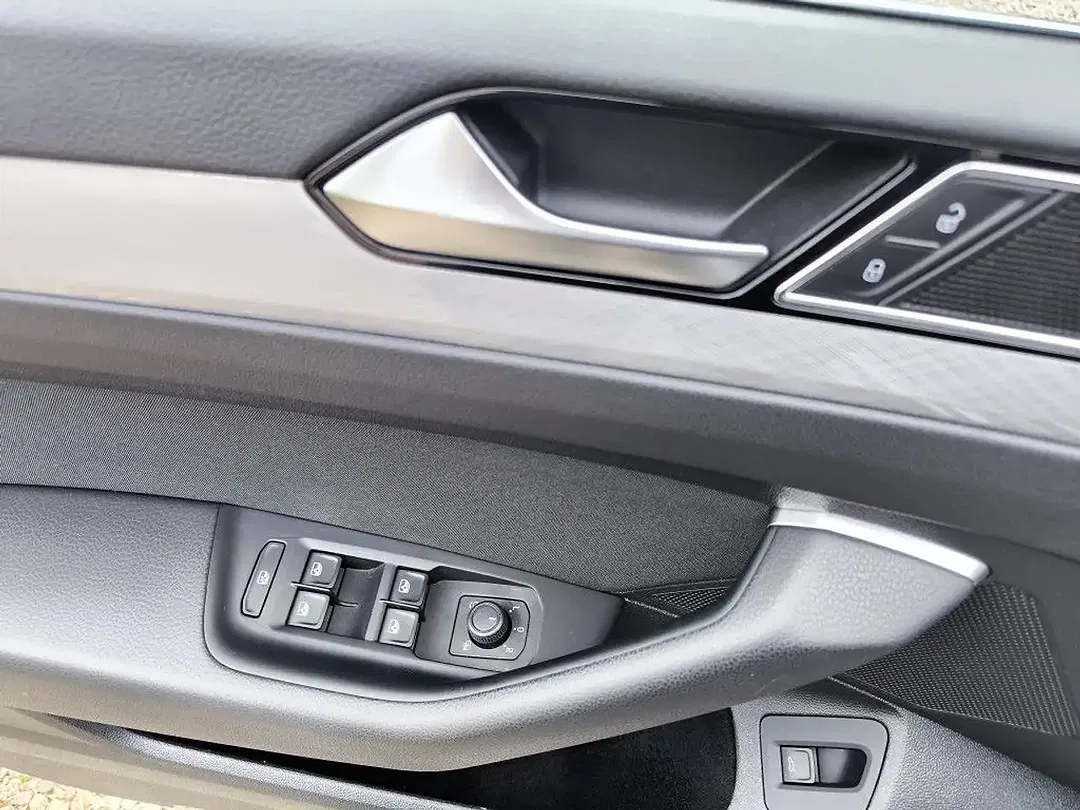 Volkswagen Passat Variant - Thumbnail 14