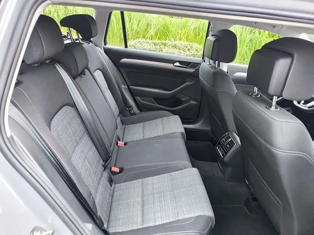 Volkswagen Passat Variant - Thumbnail 7