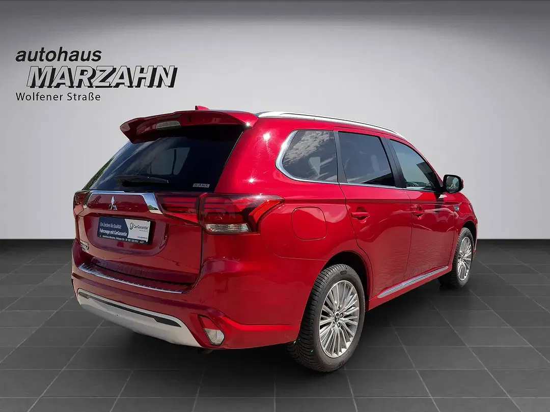Mitsubishi Outlander - Thumbnail 5