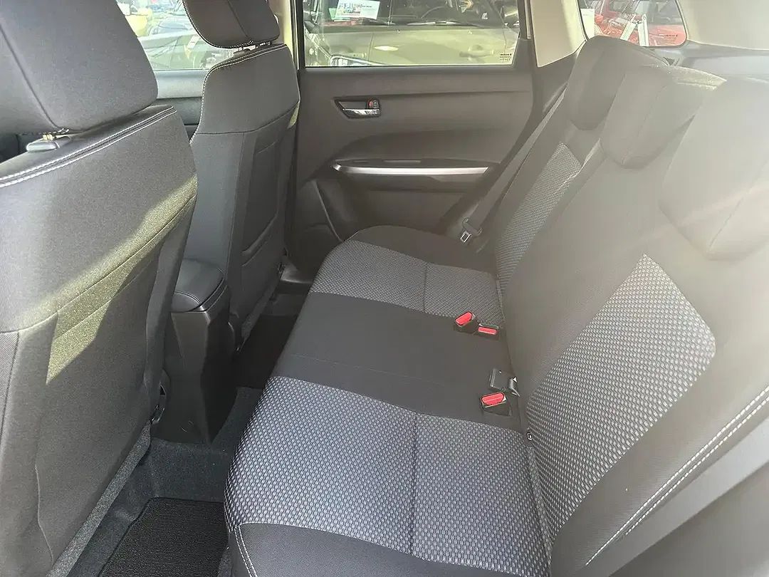 Suzuki Vitara - Thumbnail 12