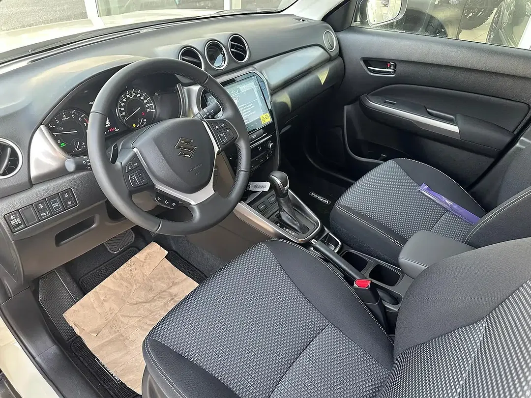 Suzuki Vitara - Thumbnail 8