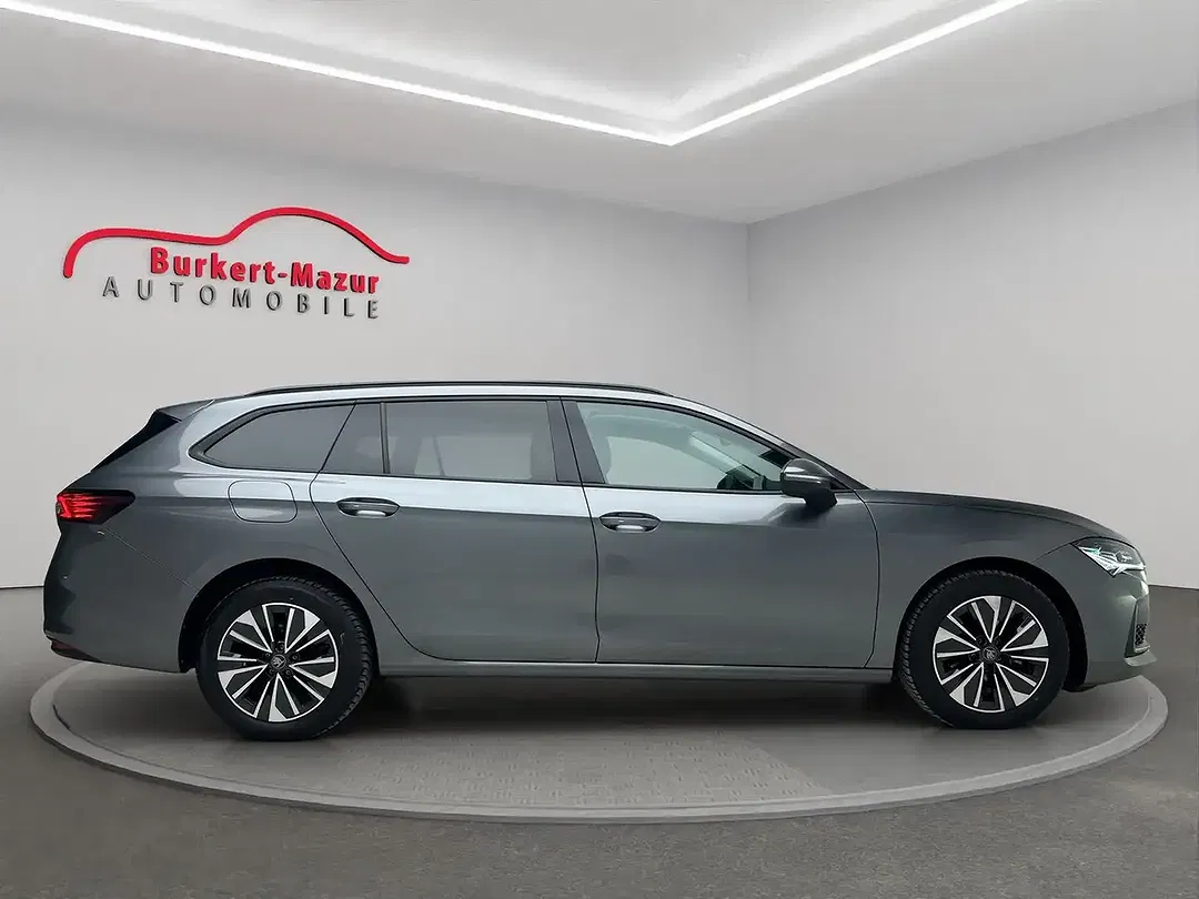 Skoda Superb - Thumbnail 5