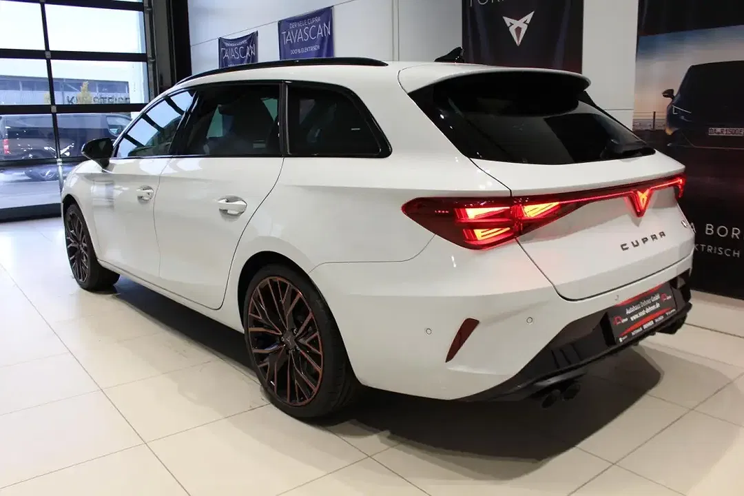CUPRA Leon - Thumbnail 2