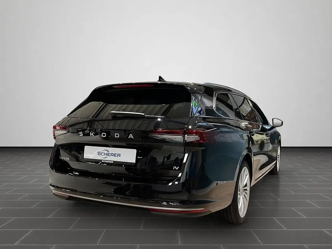 Skoda Superb - Thumbnail 2