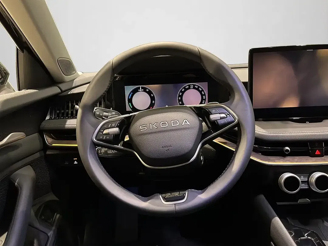 Skoda Superb - Thumbnail 8