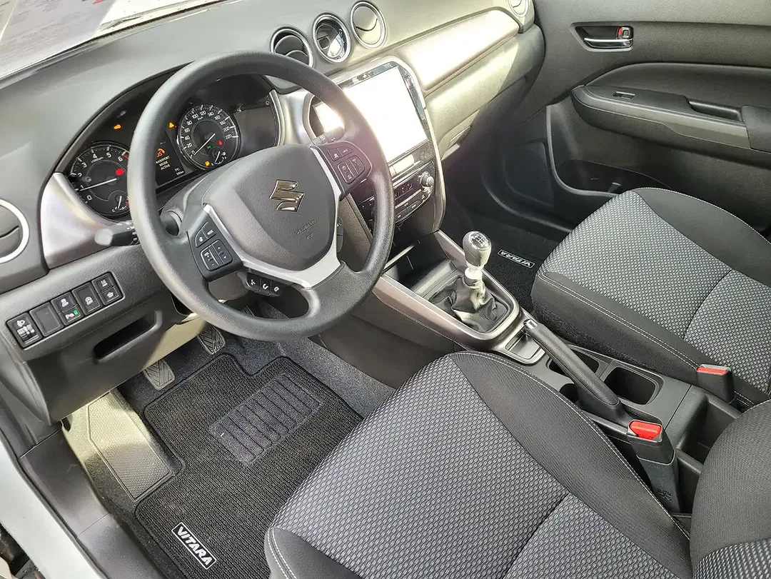 Suzuki Vitara - Thumbnail 8