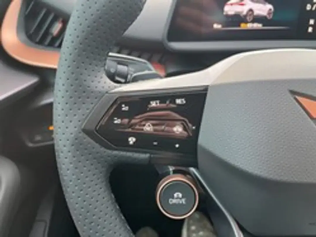 CUPRA Tavascan - Thumbnail 11