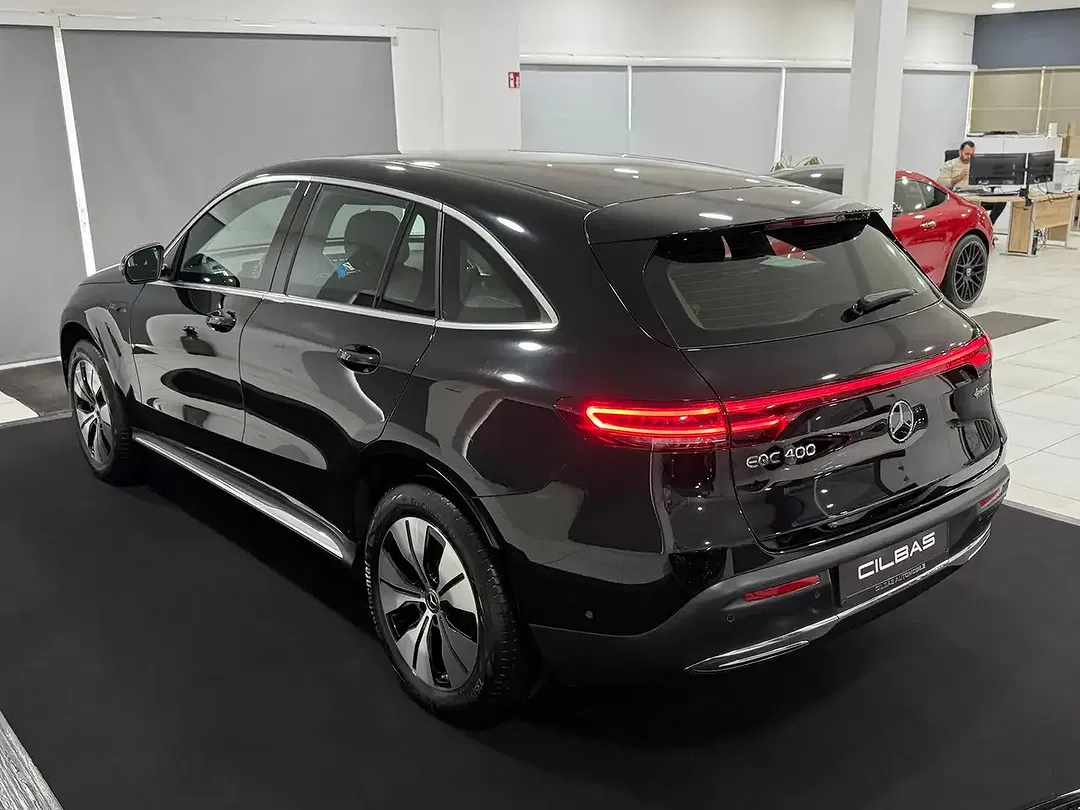Mercedes-Benz EQC 400 - Thumbnail 10
