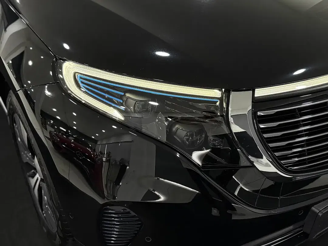 Mercedes-Benz EQC 400 - Thumbnail 6