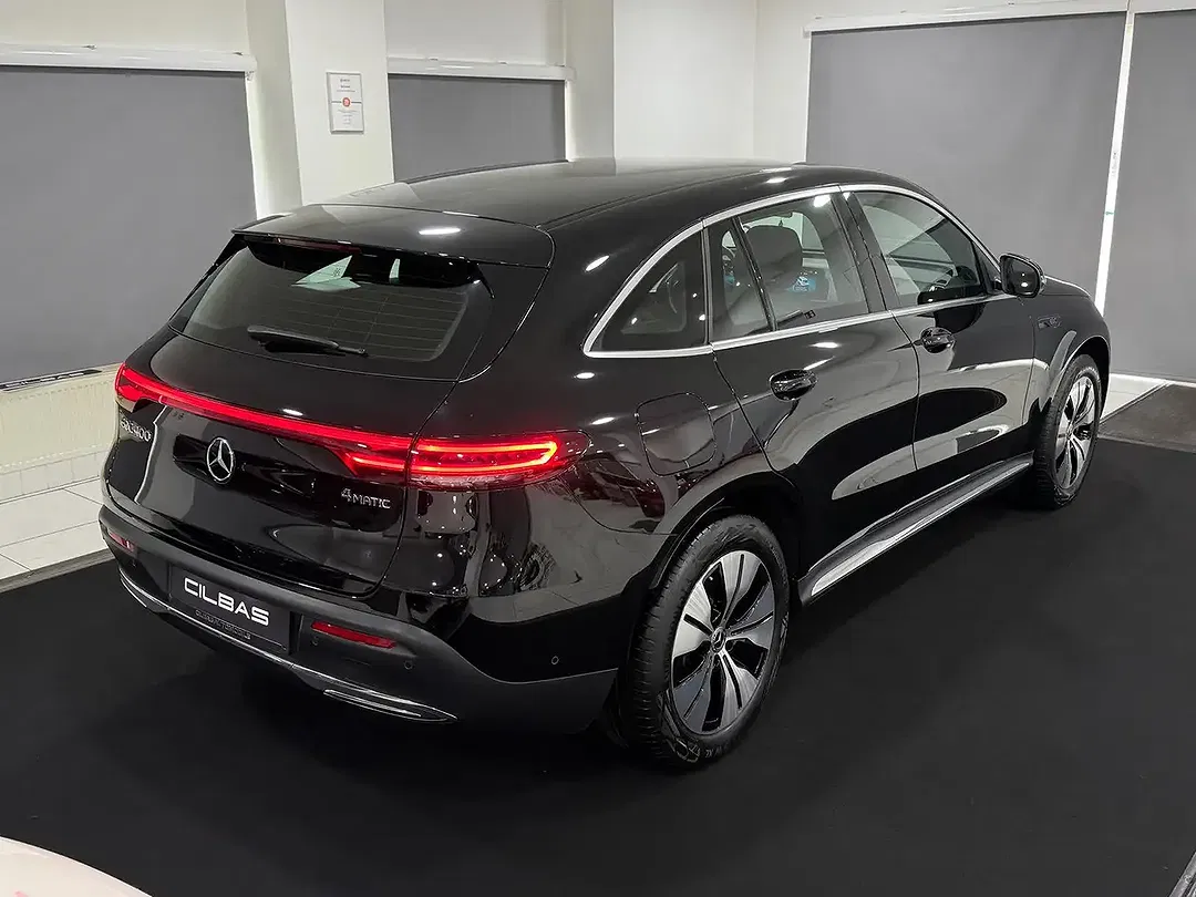 Mercedes-Benz EQC 400 - Thumbnail 8