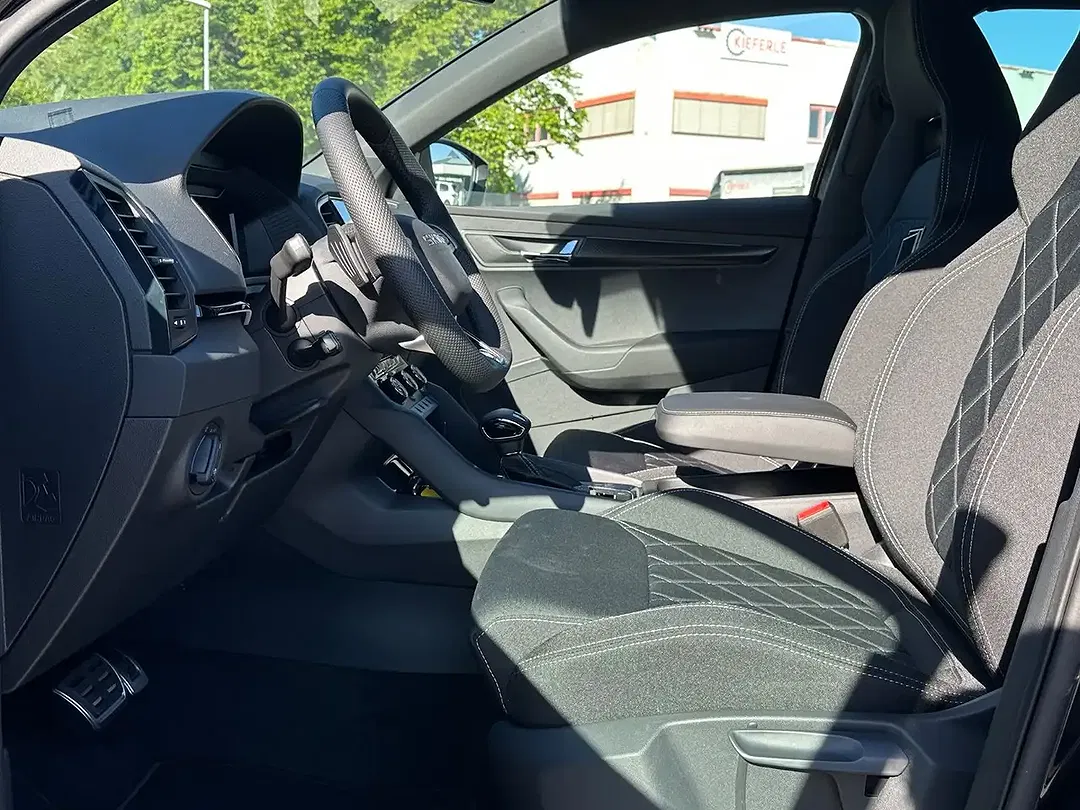 Skoda Karoq - Thumbnail 8