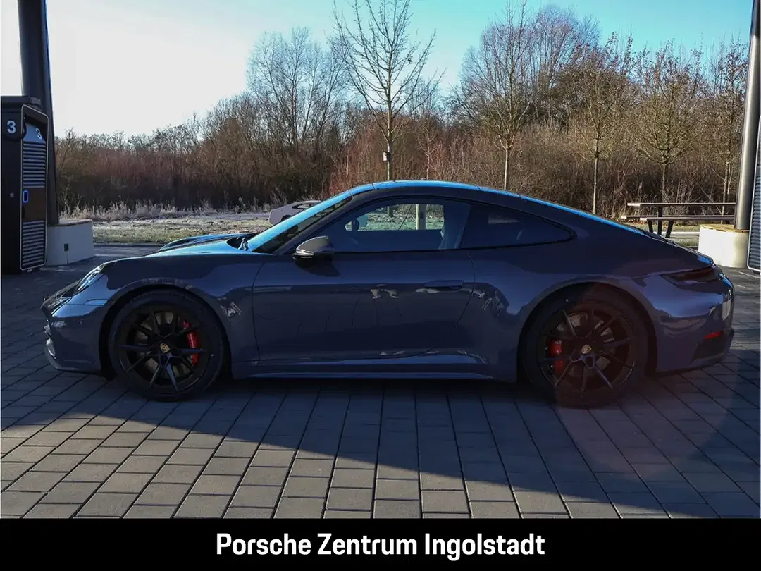 Porsche 992 - Thumbnail 2
