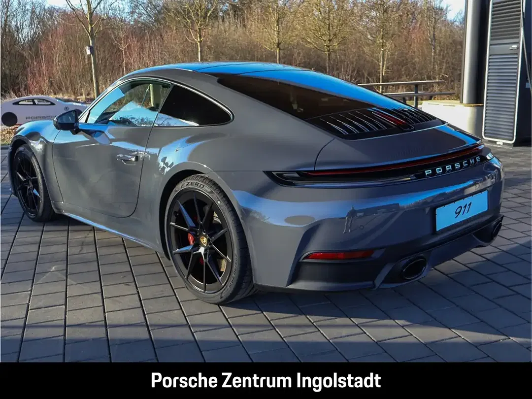 Porsche 992 - Thumbnail 3