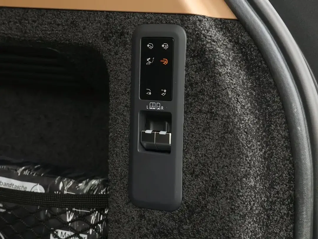 Land Rover Range Rover - Thumbnail 19