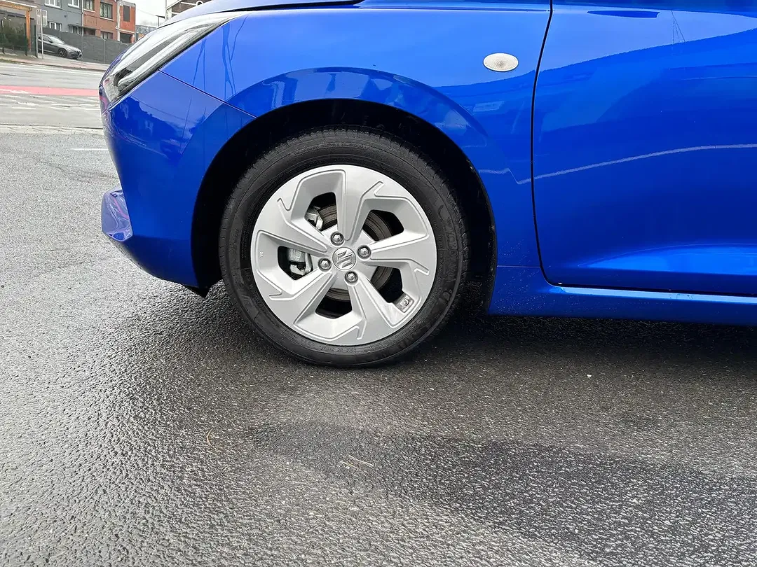 Suzuki Swift - Thumbnail 8