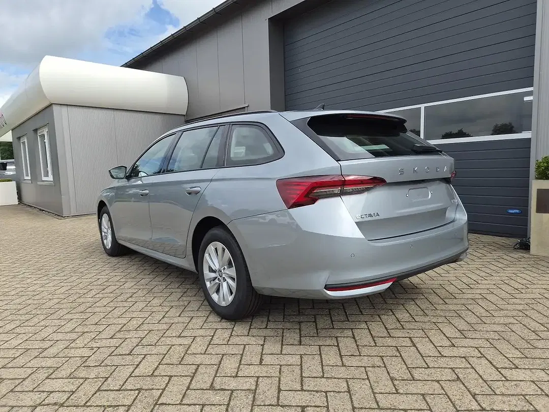 Skoda Octavia - Thumbnail 5