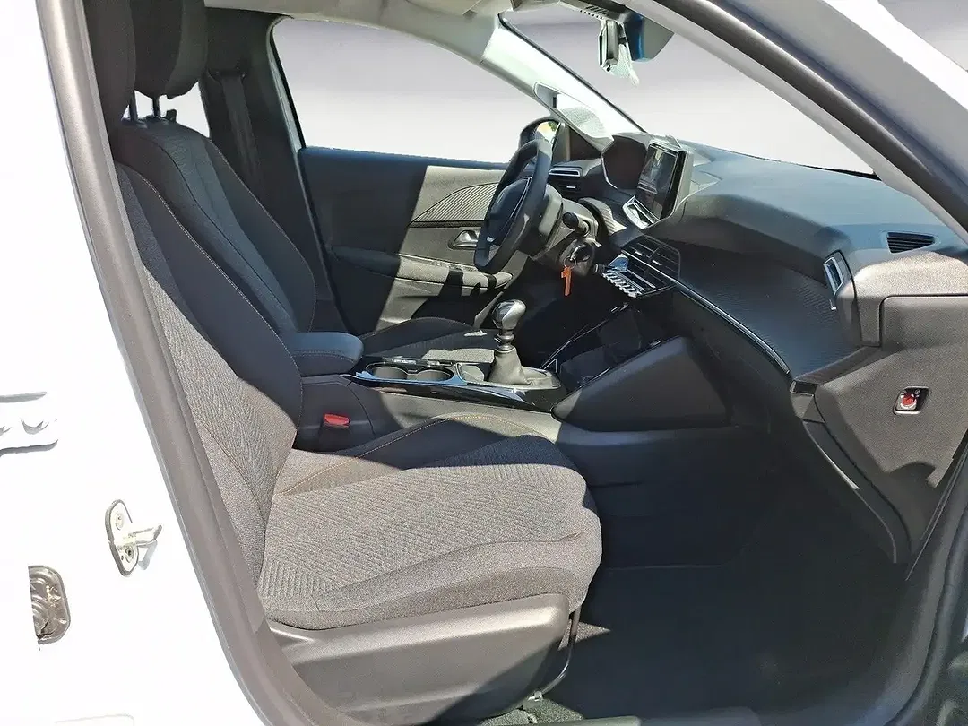 Peugeot 208 - Thumbnail 8