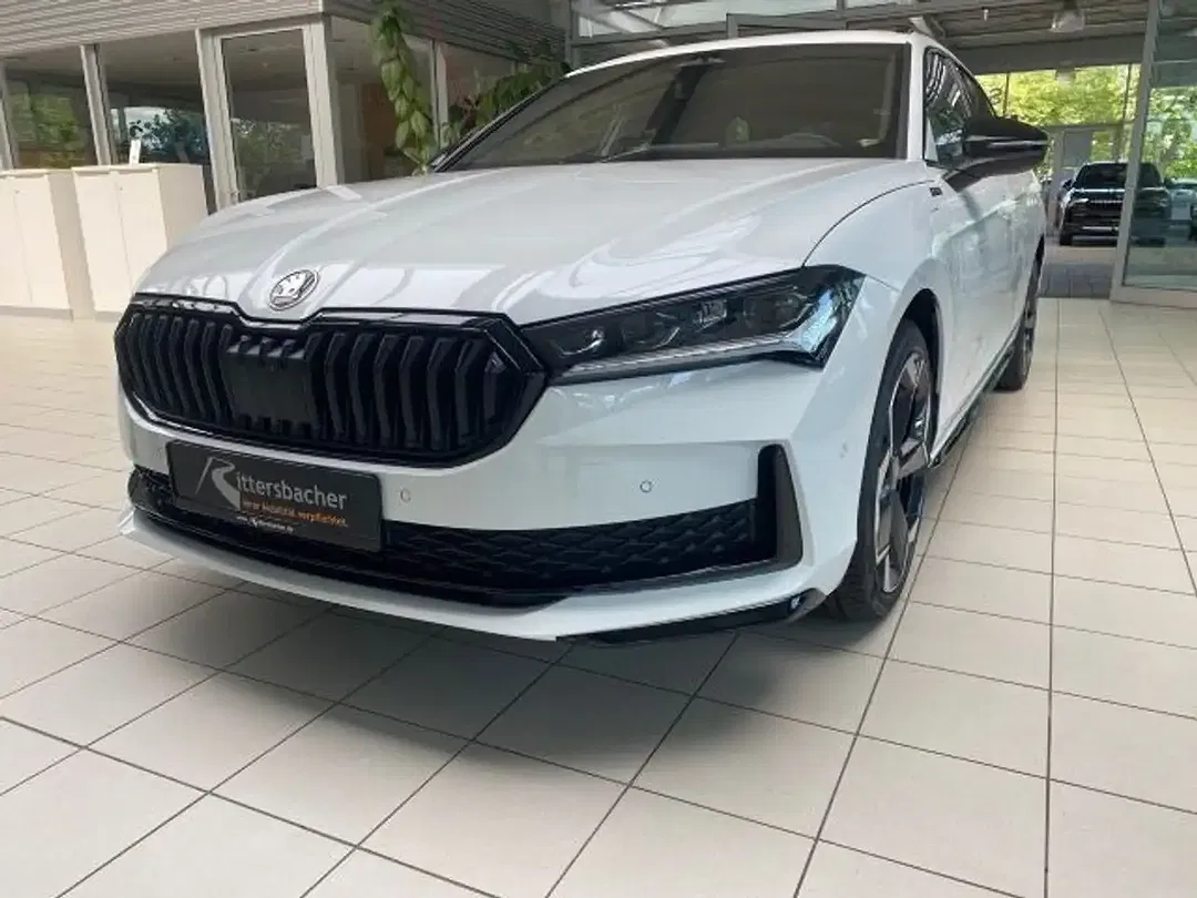 Skoda Superb - Thumbnail 2