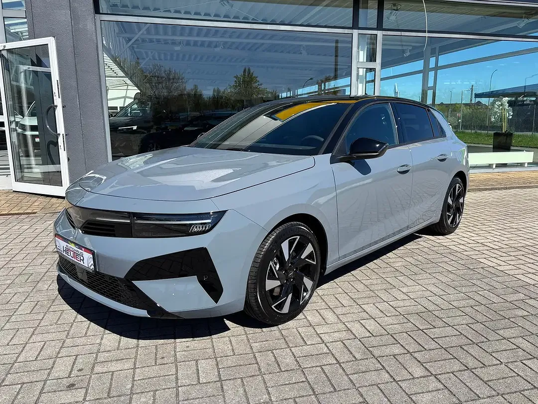 Opel Astra - Thumbnail 1