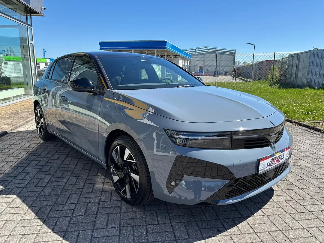 Opel Astra - Thumbnail 3