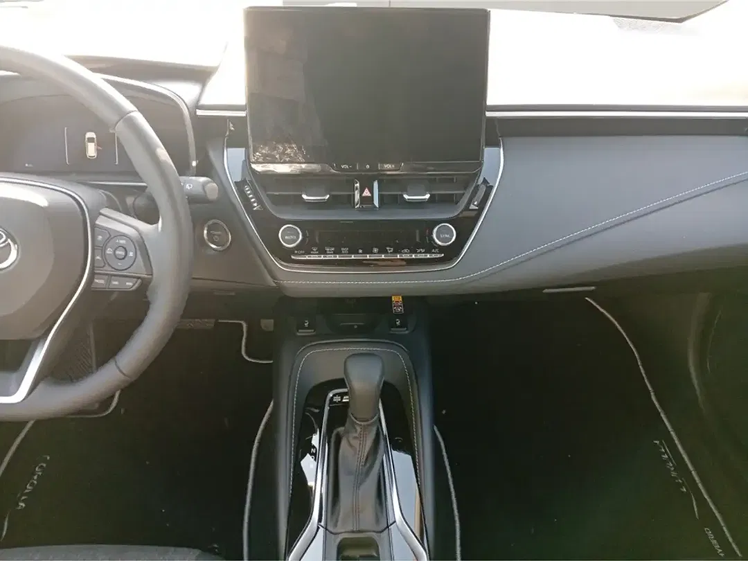 Toyota Corolla - Thumbnail 13
