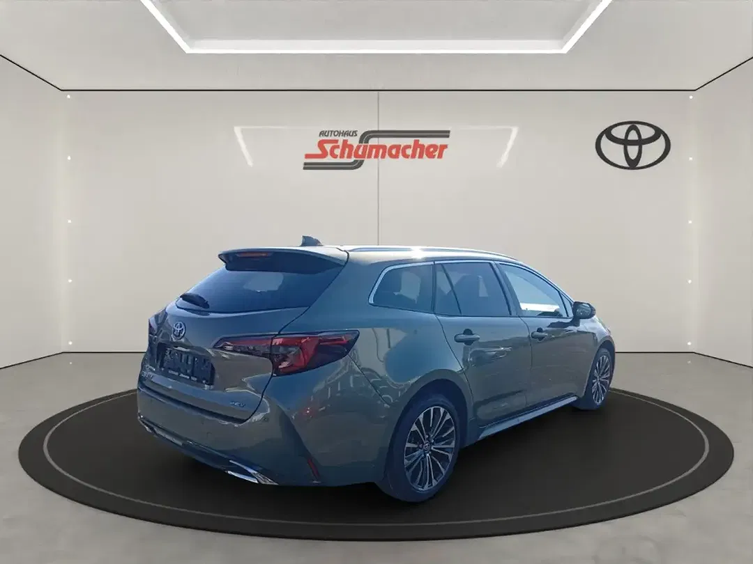 Toyota Corolla - Thumbnail 4