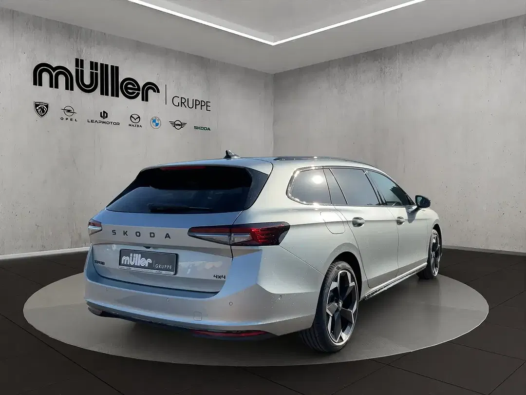 Skoda Superb - Thumbnail 2
