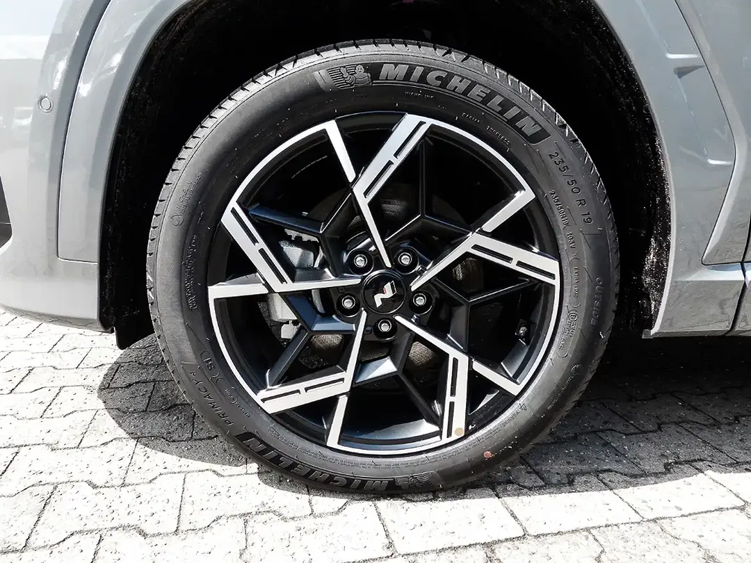 Hyundai TUCSON - Thumbnail 3