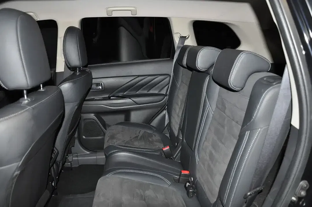 Mitsubishi Outlander - Thumbnail 15