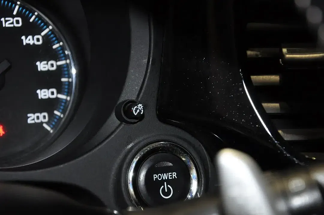 Mitsubishi Outlander - Thumbnail 5