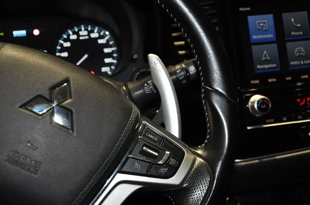 Mitsubishi Outlander - Thumbnail 6