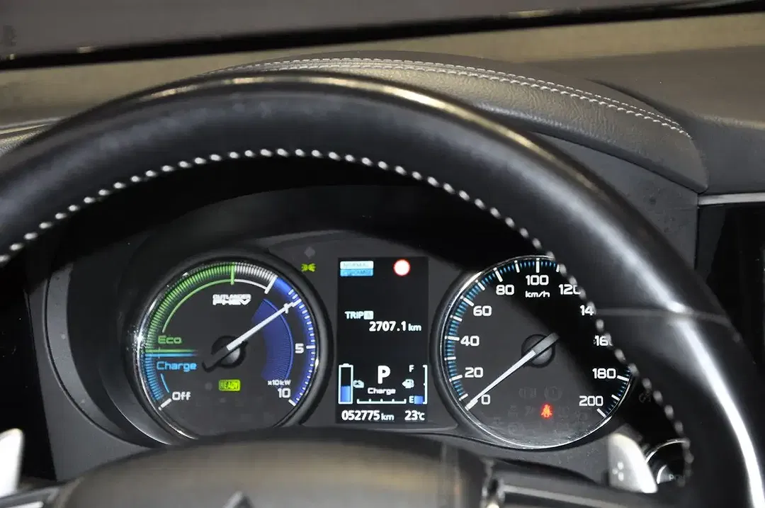 Mitsubishi Outlander - Thumbnail 9