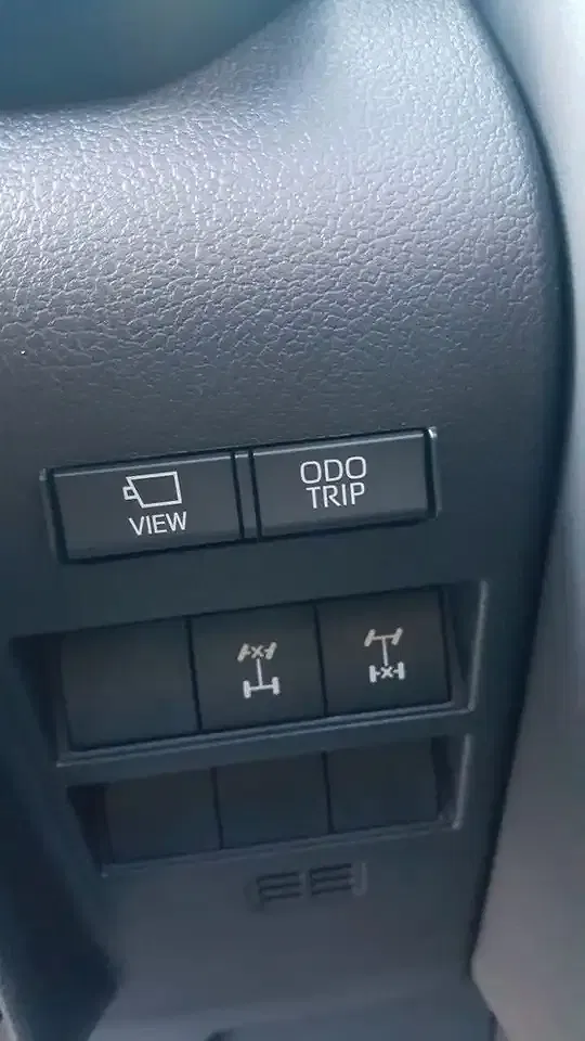 Toyota Land Cruiser - Thumbnail 12