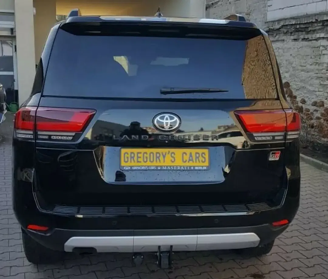 Toyota Land Cruiser - Thumbnail 5