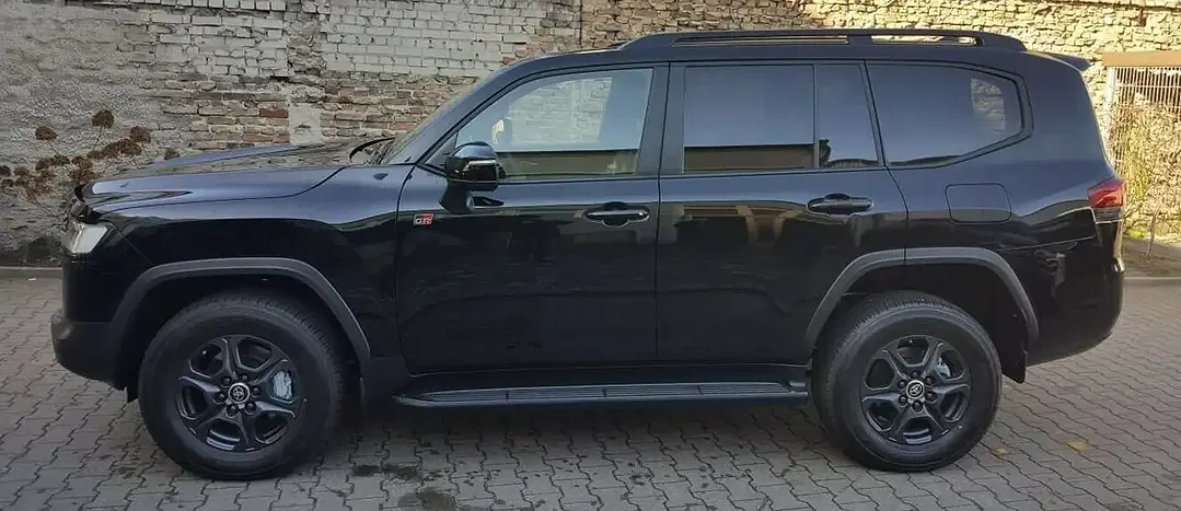 Toyota Land Cruiser - Thumbnail 7