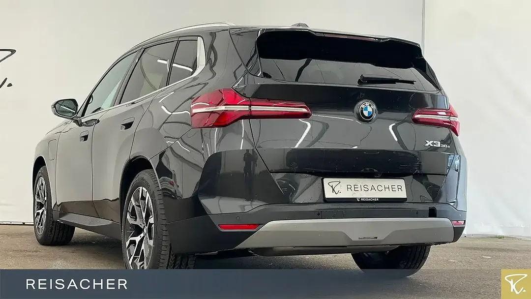BMW X3 - Thumbnail 2