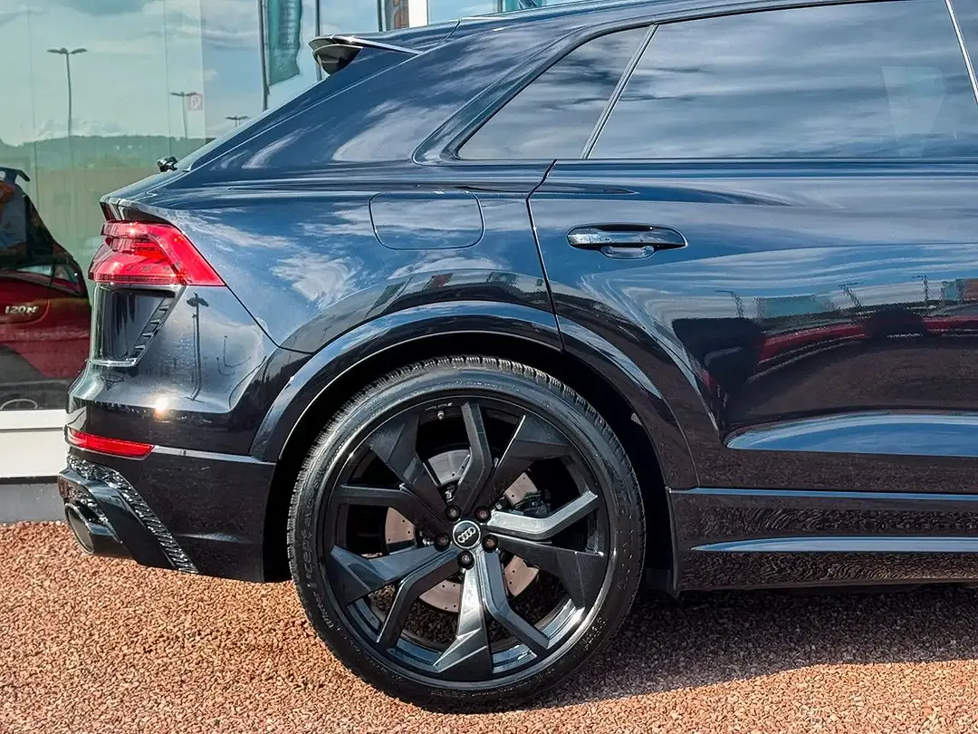Audi RS Q8 - Thumbnail 15